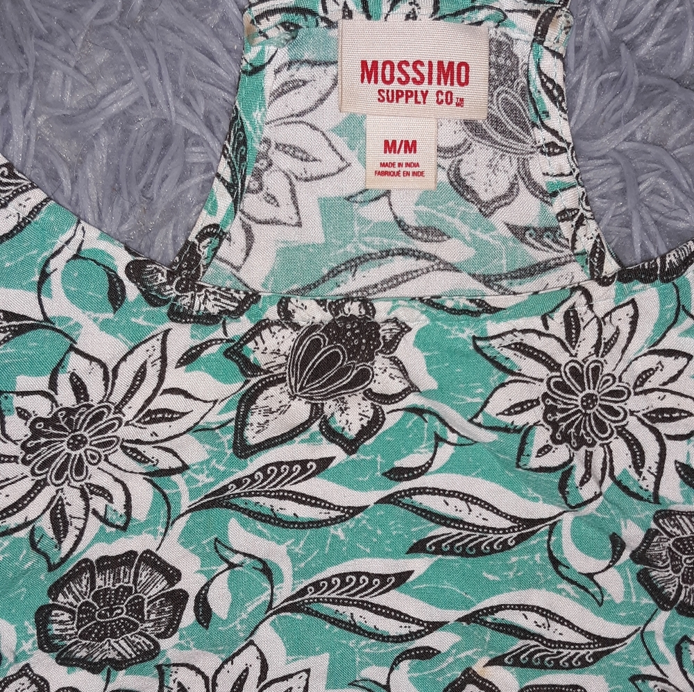 ⭐️Floral crop top w/ racer back. Totally cute! Final price! Price firm! - Picture 3 of 6